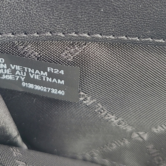 Michael Kors Large Continental Wallet MK Embossed Leather - Picture 10 of 11